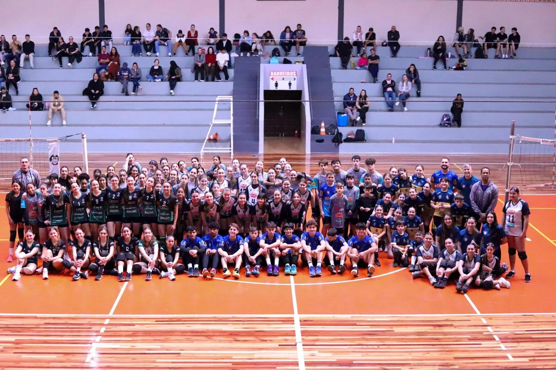 Com mais de 250 atletas, Forquilhinha realiza festival de vôlei