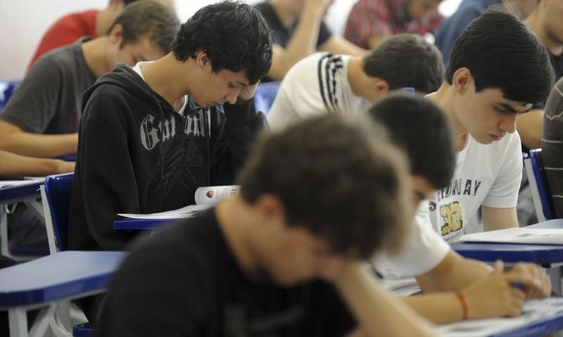 Fies oferecerá 93 mil vagas para financiamento estudantil em 2021