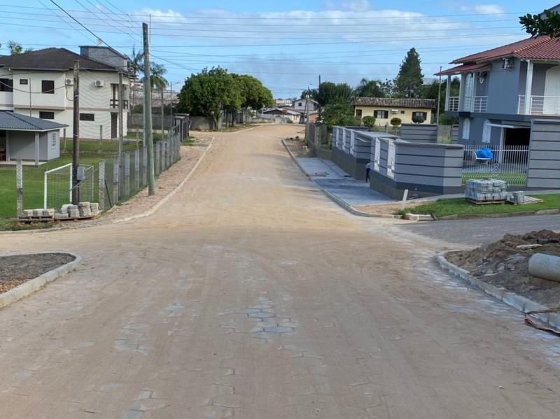 Concluída pavimentação em quatro bairros no Distrito do Rio Maina