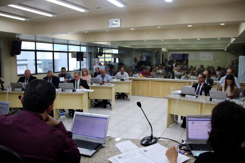 Vereadores aprovam projeto que aumenta o valor das contribuições previdenciárias dos servidores