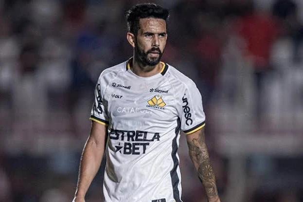 Tigre encaminha acerto para renovar com o lateral Jonathan