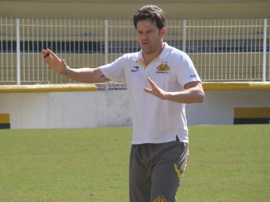 Juventude tenta contratar Argel