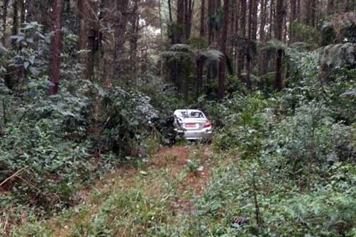 Carro tomado em assalto a taxista de Orleans é encontrado