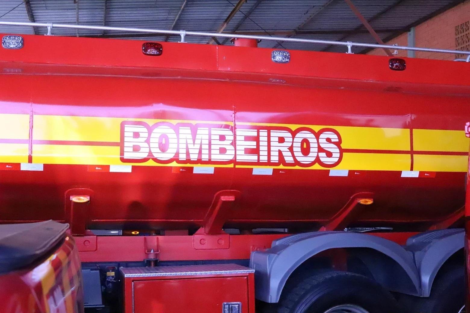 Bombeiros utilizam mais de 10 mil litros de água para combater incêndio em vegetação