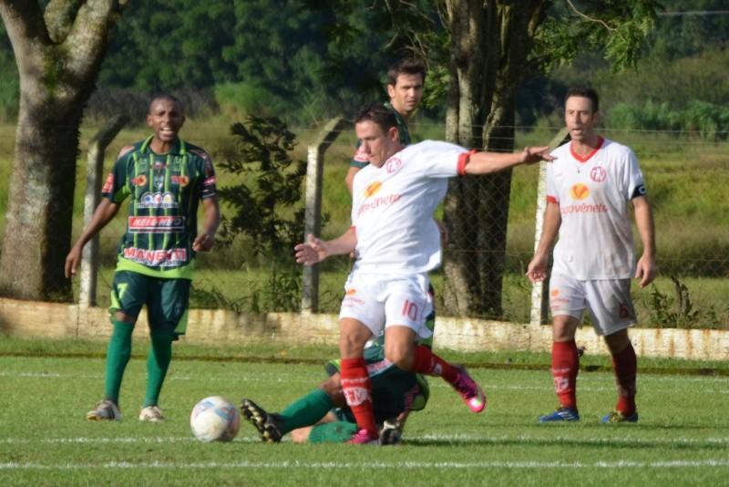  Metropolitando e Rui Barbosa vencem a primeira partida das semifinais