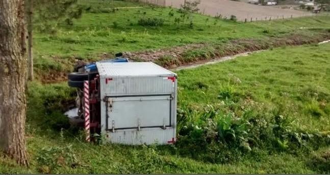 Homem é atropelado pelo próprio veículo depois de estacioná-lo