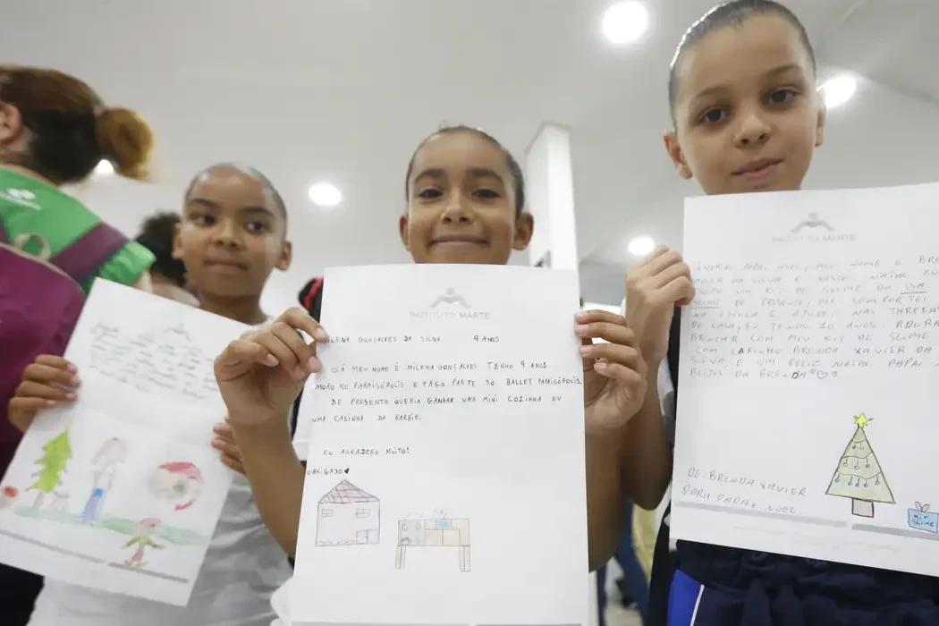 Papai Noel dos Correios: mais de 2 mil cartinhas seguem para adoção em SC