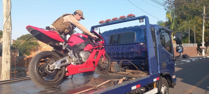 PM de Criciúma recupera moto furtada em Turvo
