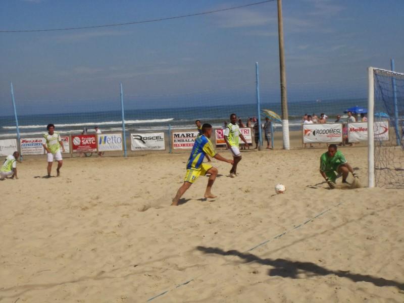 Suíço Diurno no Balneário Rincão com goleadas neste domingo 
