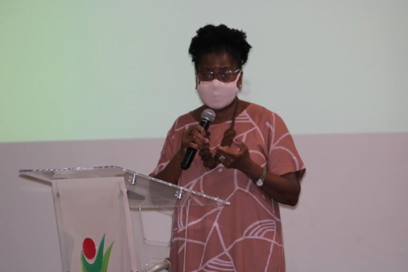 Livro com reflexão racial é lançado para alunos do Colégio Unesc