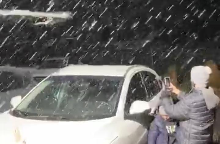 Turistas registram neve em São Joaquim e Bom Jardim da Serra