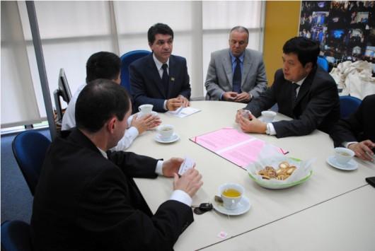 Comitiva chinesa visita Prefeitura Municipal de Criciúma