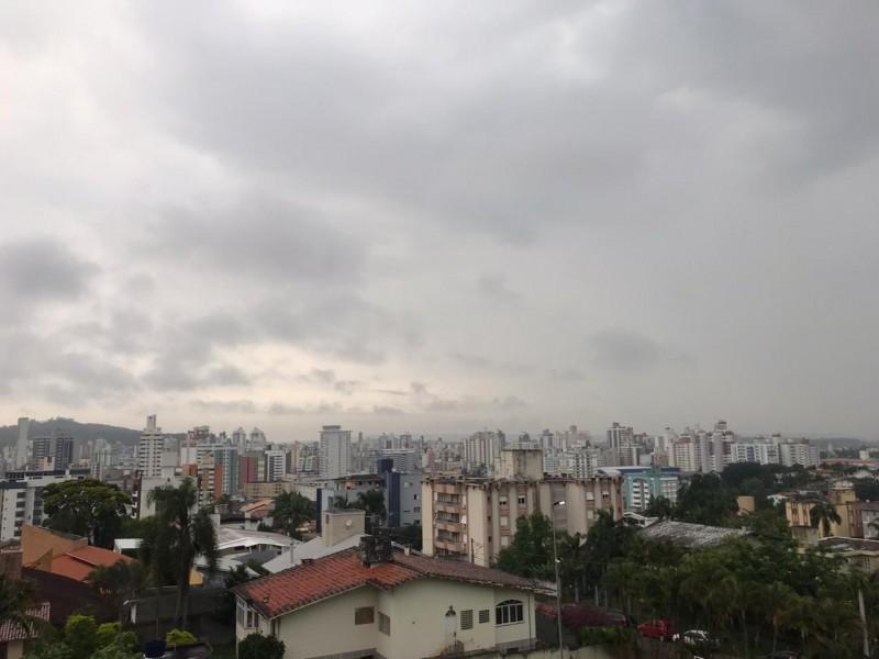Semana deve começar com chuva e terminar com sol na região Sul de Santa Catarina