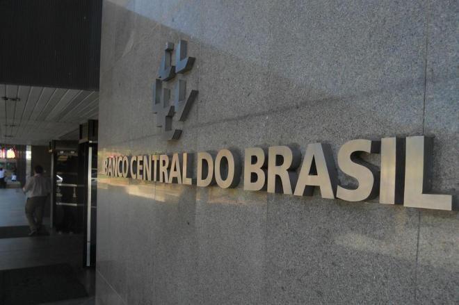 Incerteza da economia recua em janeiro, mas índice se mantém elevado