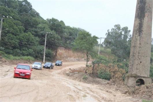 Atraso na obra de acesso ao Balneário Esplanada 