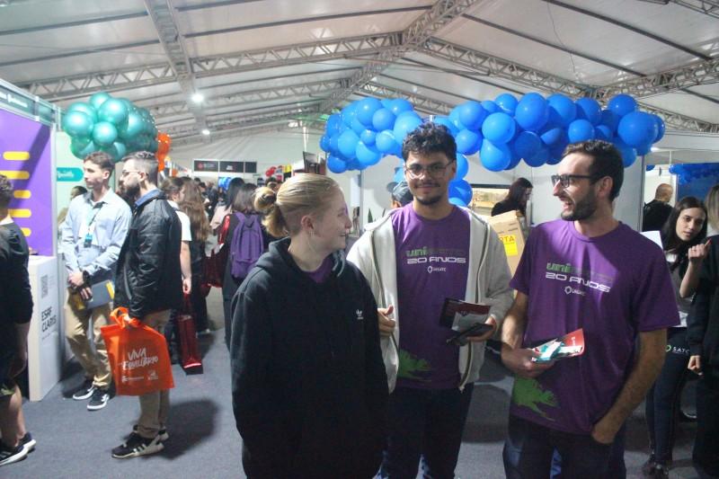 Com mais de 60 empresas recrutando profissionais, começa na Satc a 16ª Feira da Empregabilidade