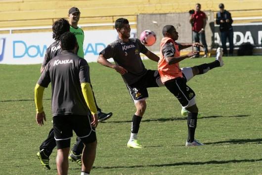 Criciúma abre três pontos de vantagem na Série B
