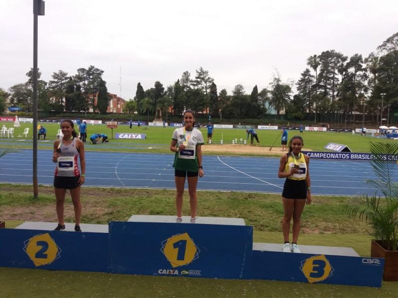 Larissa Lucio conquista mais um ouro no atletismo 