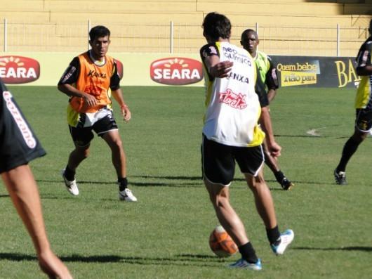 Criciúma vai ao ataque