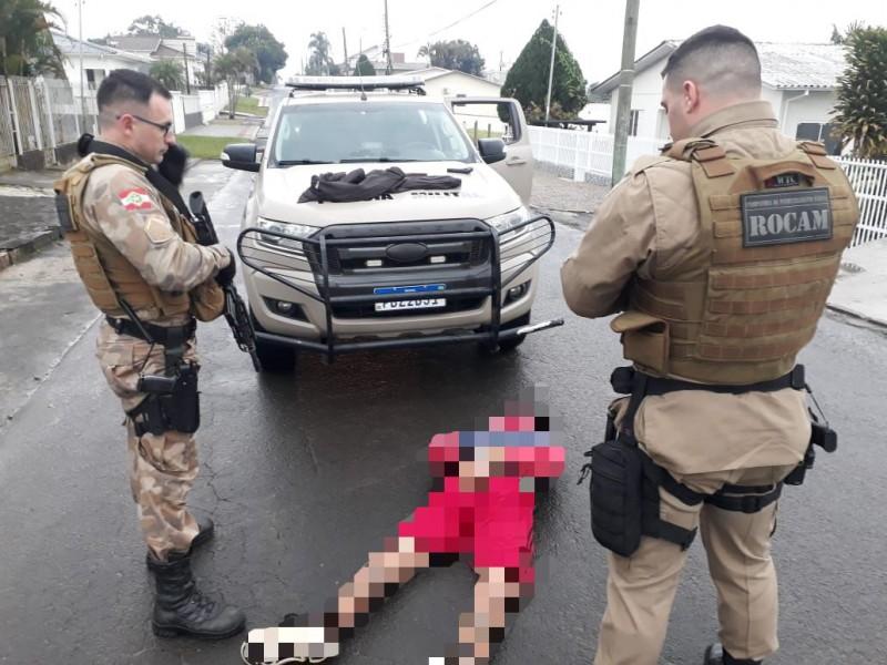 Polícia Militar prende suspeito após assalto em mercado
