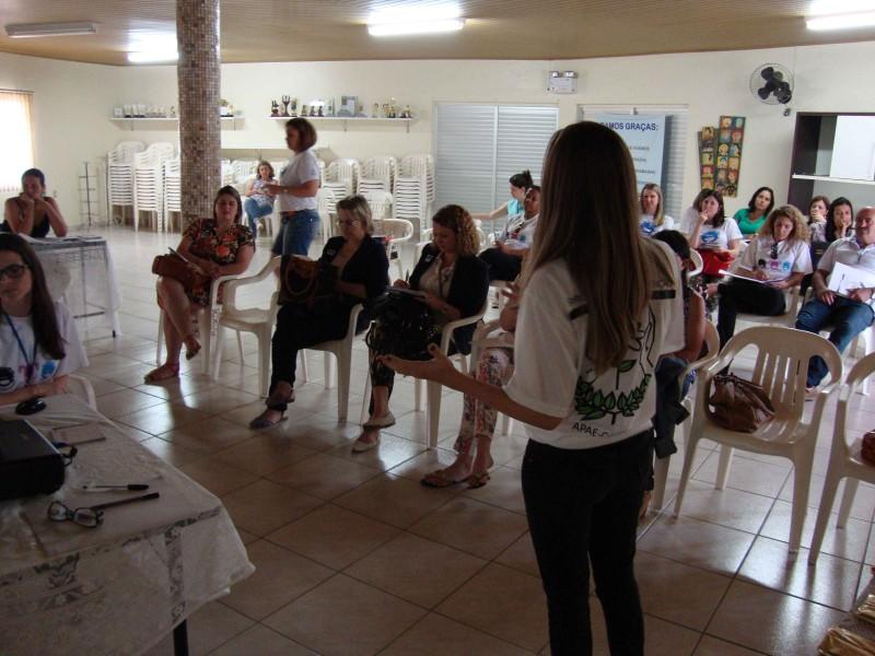 Apaes da região promovem Seminário de Saúde e Prevenção de Deficiências