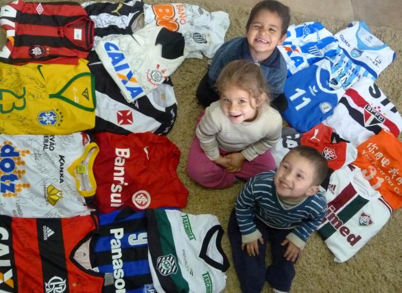 Bairro da Juventude faz sorteio de camisas oficiais de times 