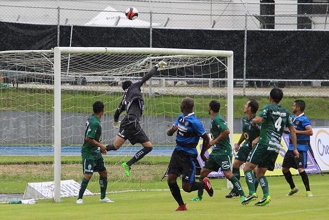 Tubarão reestreia na Série A com empate