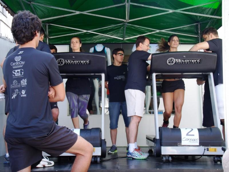 Maratona solidária recolhe donativos para criança doente