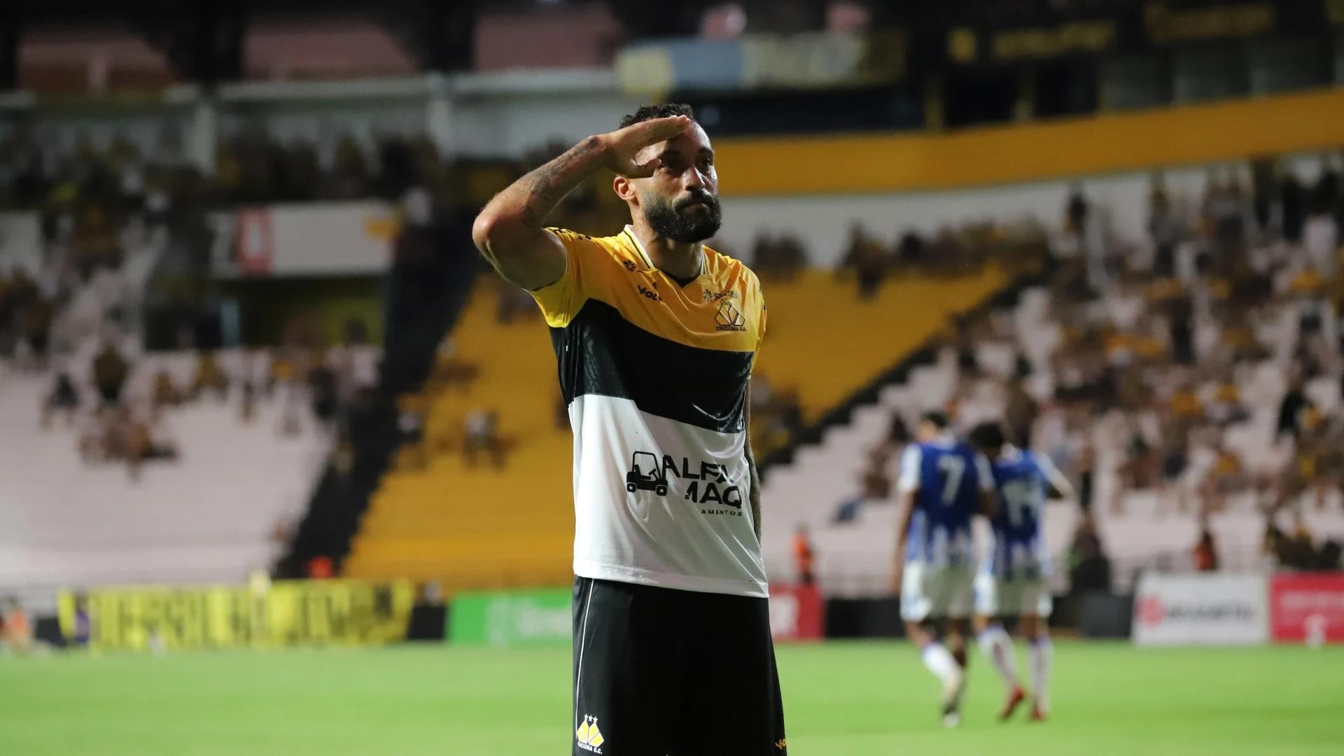 Em duelo de líderes, Criciúma recebe o Brusque no Majestoso