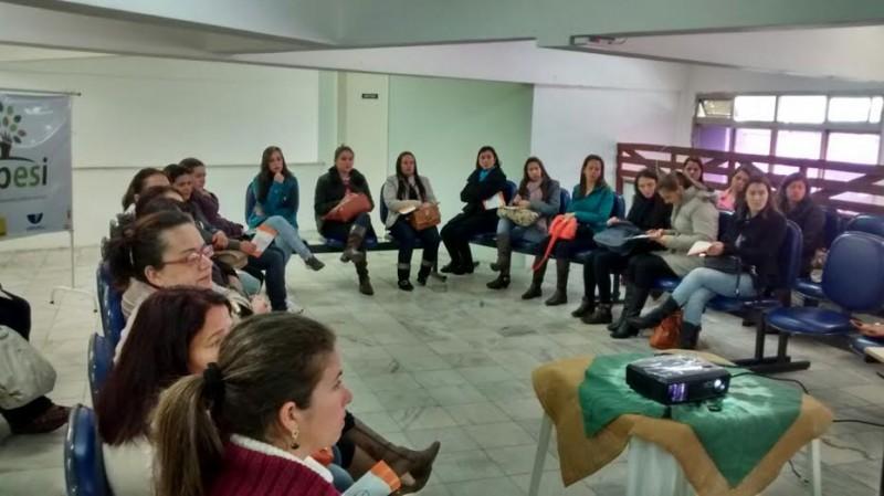 Mulheres seguem com planejamento para criar cooperativa de costureira