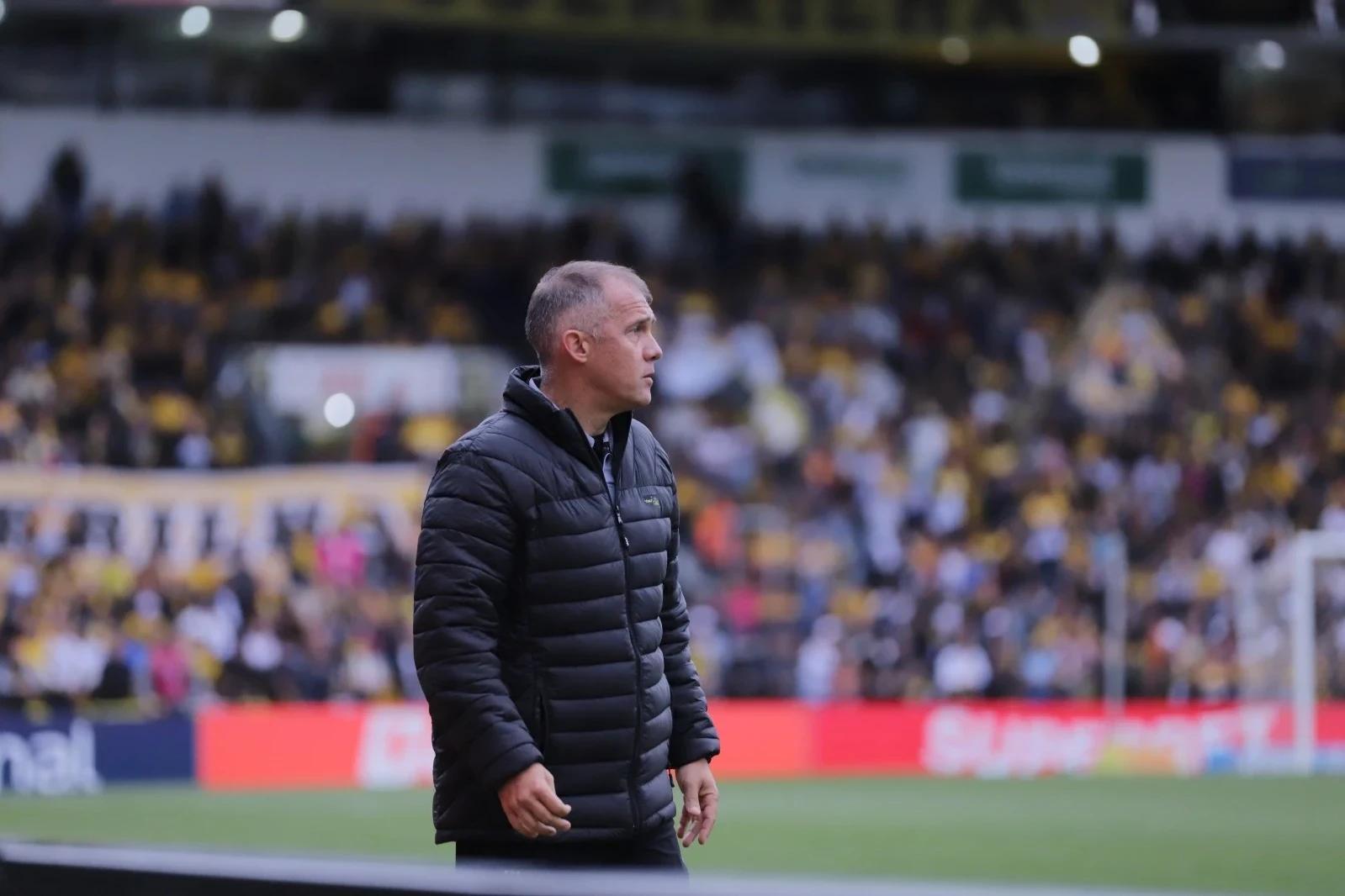 Eduardo Baptista elogia atuação do Tigre e comemora vitória diante da Chape