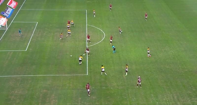 CBF divulga análise de lance com segunda bola em campo no jogo entre Criciúma e Flamengo