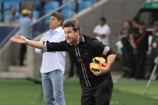   Argel contém euforia e dedica sua primeira vitória a Angeloni