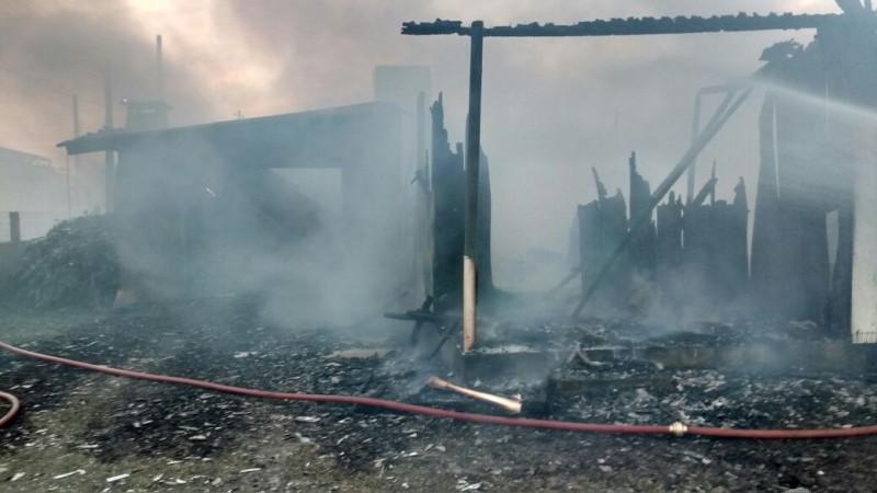 Idosa morre carbonizada durante incêndio em residência