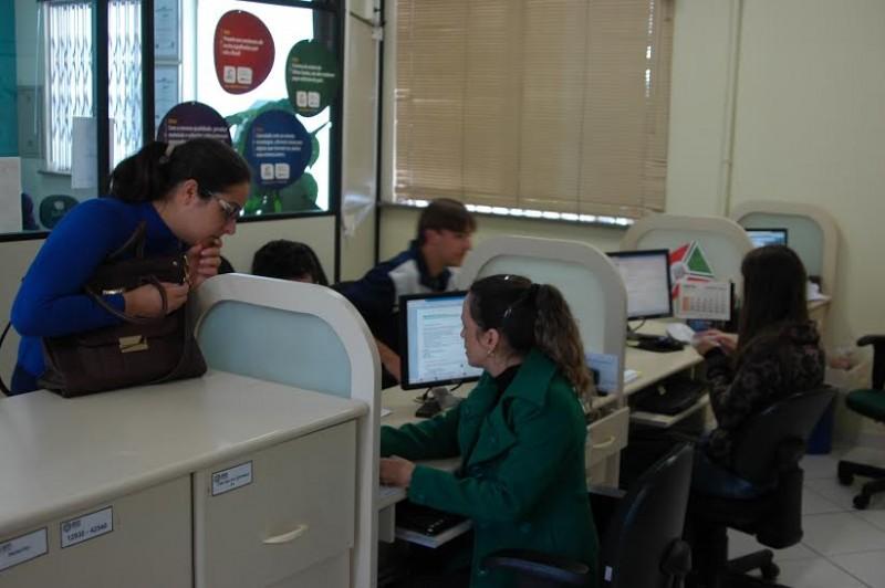 Trabalhadores procuram vagas nos cursos do Pronatec/Satc
