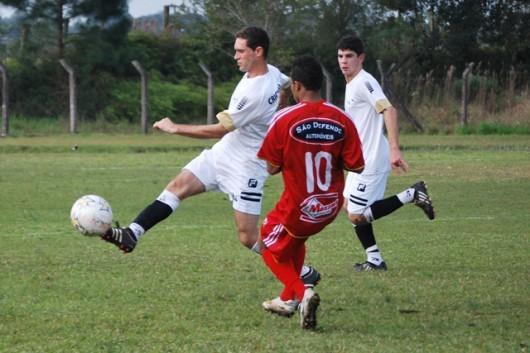 Goleada e liderança da Carbonífera
