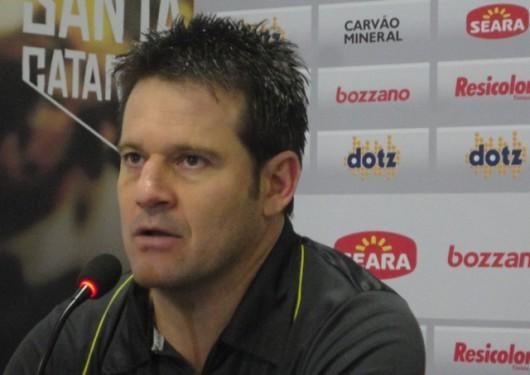  Argel minimiza problemas e projeta time para enfrentar o Corinthians