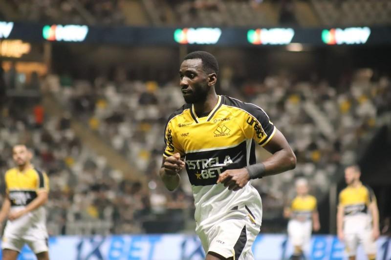 Bolasie sofre trauma no rosto e desfalca o Criciúma contra o Cuiabá 