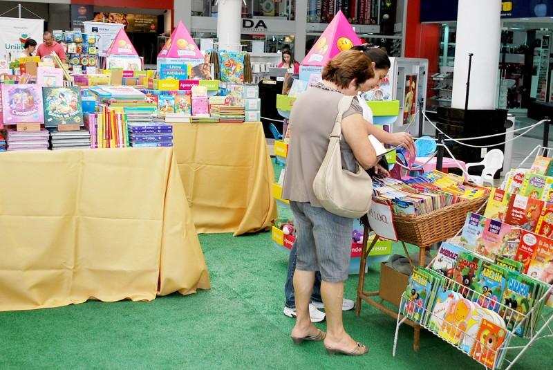 Nesta quinta-feira tem feira do livro infantil