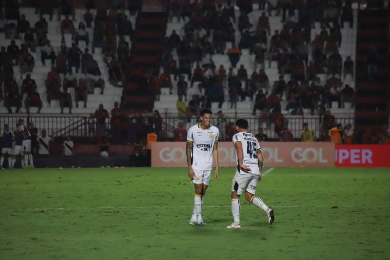 Newton acredita em Vasco precavido e avalia boa fase no Criciúma
