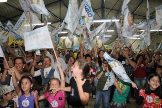 Caravana 45 de Stüpp e Soratto passa pelo bairro São João