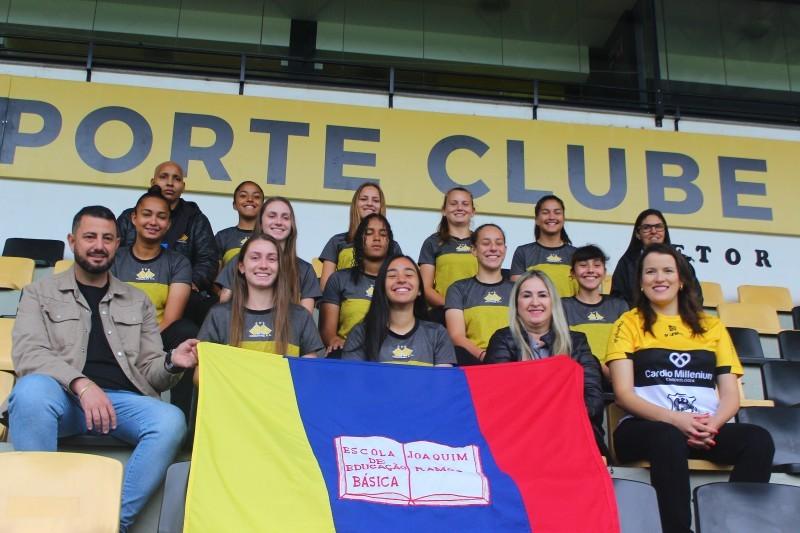 Futsal feminino de Criciúma encerra Mundial Escolar em 5º lugar