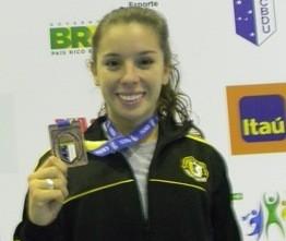 Acadêmica da Unesc conquista bronze no Brasileiro de caratê