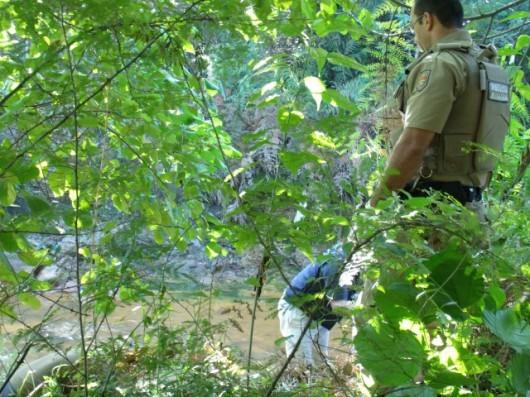 Corpo encontrado nessa quinta-feira estaria há cerca de sete dias em córrego 