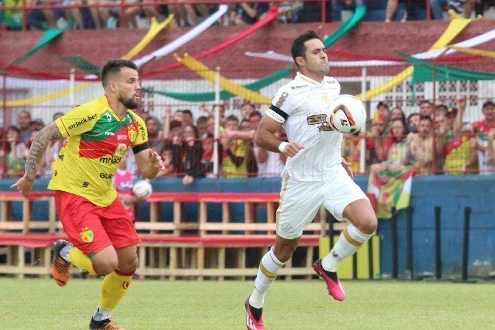 Goleada e título estadual: confira o retrospecto de Criciúma e Brusque na Arena Simon