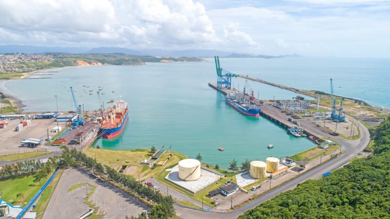 Porto de Imbituba mira ampliação na área de acostagem para recebimento simultâneo de até 6 navios