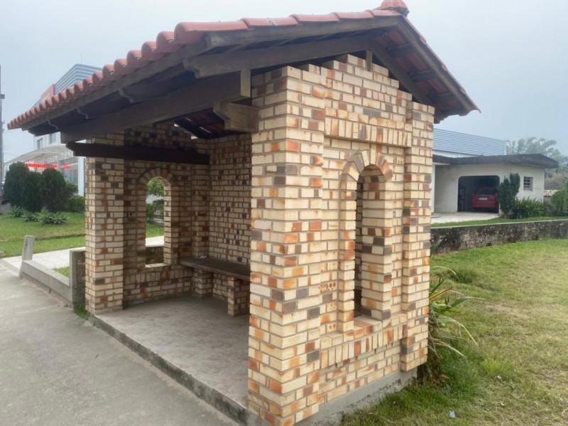 Governo de Morro da Fumaça constrói seis novos abrigos de ônibus