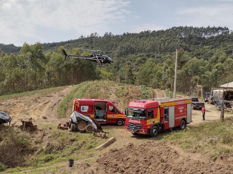 Trabalhador morre atingido por trator em Pedras Grandes