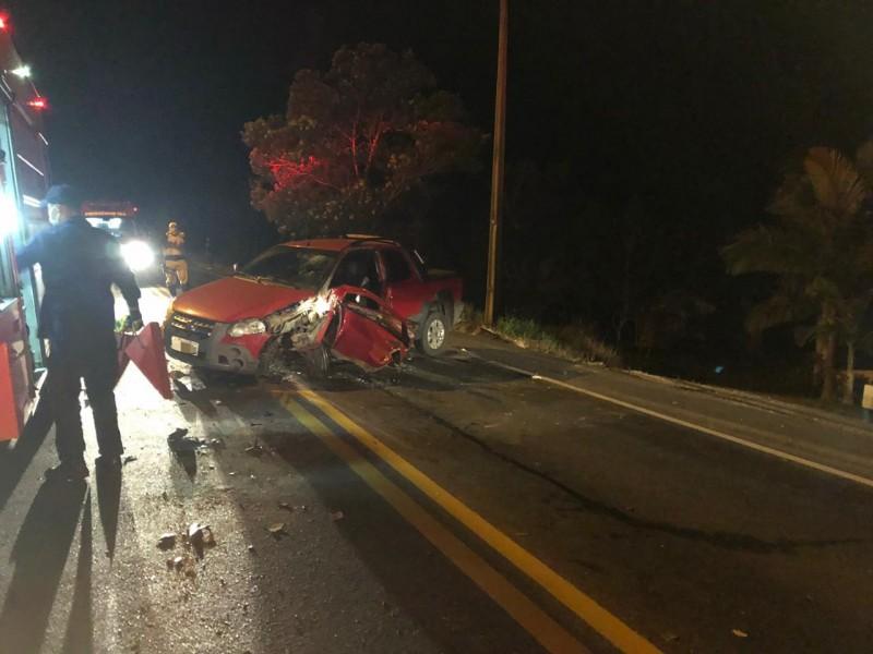 Colisão entre caminhão e carro deixa um homem ferido na SC-435
