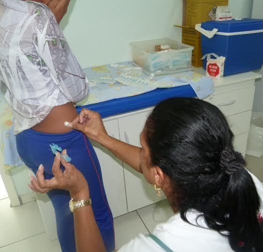 Meninas do Bairro da Juventude são vacinadas contra o HPV